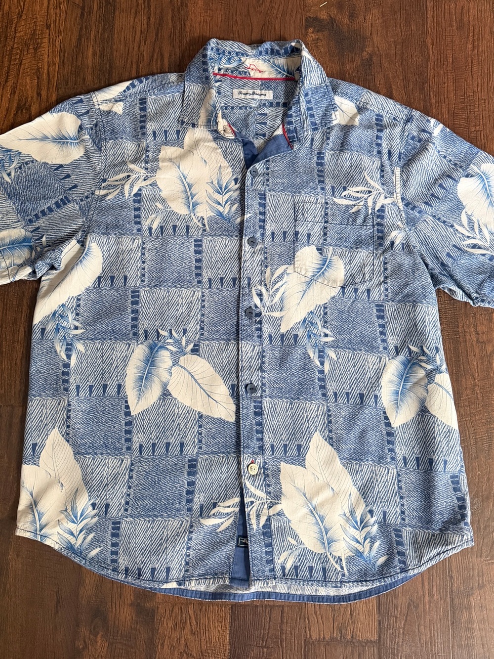 Tommy Bahama Men’s Large Blue & White 100% Silk Leaf Print Shirt